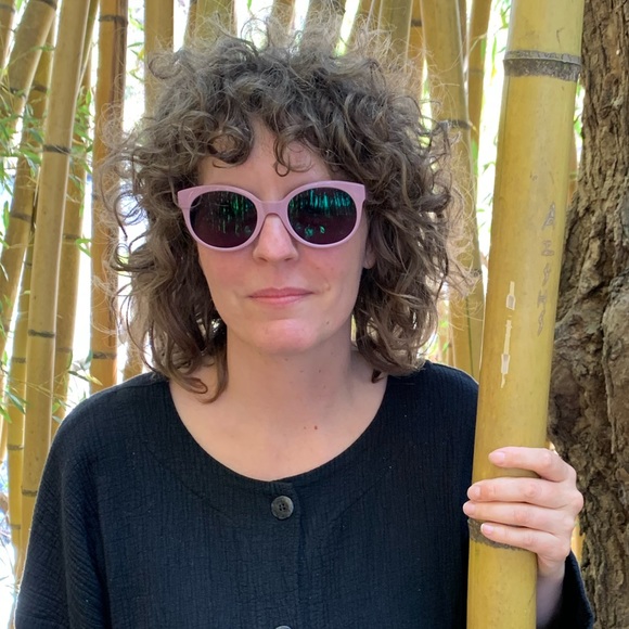 Meet your Posher, Leah - Picture 2 of 2